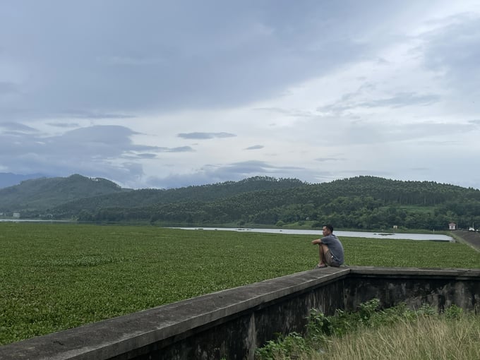 z5605629050867_55890fa96f14fc68ee9d27e68bb21afa-210654_561.jpg Hồ là nơi lưu giữ kỷ niệm của nhiều thế hệ người Vân Trục. Ảnh: Hùng Khang.