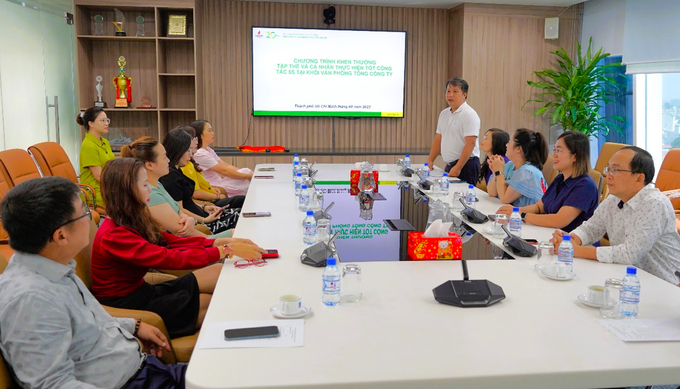 anh-chup-man-hinh-2024-07-08-luc-174309-174332_232.jpeg Công tác khen thưởng các tập thể thực hiện tốt 5S. Ảnh: Đức Trung.