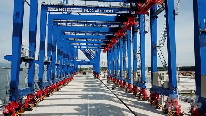 The tractor-trailer lifting system has undergone inspection, acceptance testing, and trial operations in preparation for operational deployment in September. Photo: Hoang Phuc.