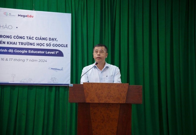 193-095117_742.jpg Ông Nguyễn Hữu Luật - Trưởng phòng GD&ĐT TP Buôn Ma Thuột khai mạc tập huấn. Ảnh: iSmart.