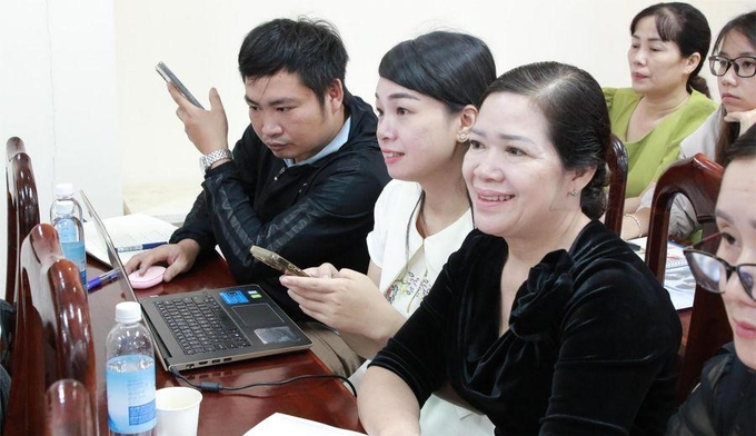 194-095208_48.jpg Giải pháp Trường học số Google giúp giáo viên, học sinh tiếp cận kho học liệu số phong phú. Ảnh: iSmart.