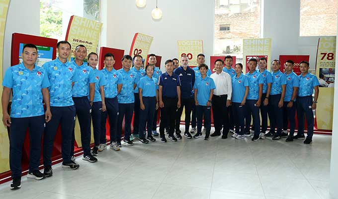 trog-tai1-172940_434.jpg Các trọng tài tham gia lớp đào tạo về VAR lần này. Ảnh: VFF
