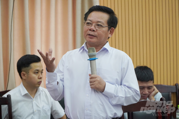 2-ong-do-duc-dung-vien-truong-vien-quy-hoach-thuy-loi-mien-nam1-055539_584-055540.jpg Ông Đỗ Đức Dũng, Viện trưởng Viện Quy hoạch Thủy lợi Miền Nam trình bày bản quy hoạch. Ảnh: Nguyễn Thủy.