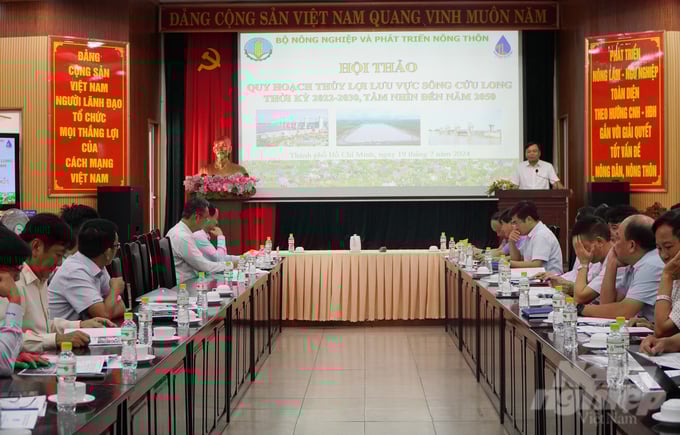 thuy-loi-054748_612-054749.jpg Hội thảo với sự tham dự của lãnh đạo các Cục, Vụ, Viện thuộc Bộ NN-PTNT, 13 tỉnh vùng ĐBSCL và các chuyên gia về thủy lợi. Ảnh: Nguyễn Thủy.