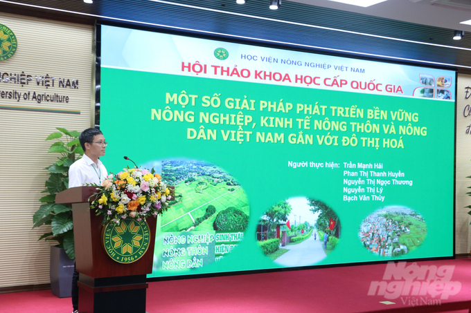 1-1-121954_51-121956.jpg TS. Trần Mạnh Hải chỉ ra những cơ hội và thách thức của nông nghiệp, nông dân, nông thôn Việt Nam trong bối cảnh đô thị hóa đang diễn ra nhanh. Ảnh: Hưng Giang