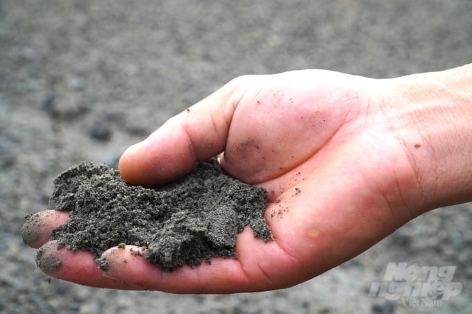 VSIP Can Tho proposes to supplement the project area with a mixture of thermal power plant coal ash as fill material for the project site. Photo: Kim Anh.