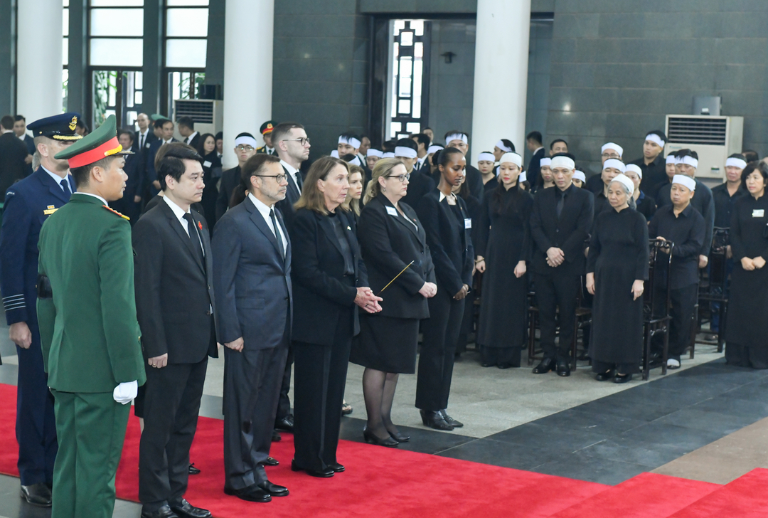 international-delegations-pay-tribute-to-general-secretary-nguyen-phu-trong-100633_225.jpeg