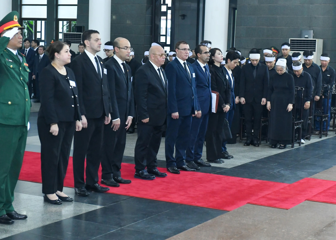 international-delegations-pay-tribute-to-general-secretary-nguyen-phu-trong-100802_57.jpg
