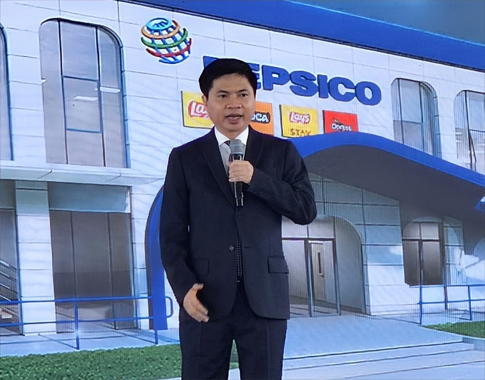 z5695854299480_aec5dc6d1cc9dd710bb444e226c2137c-181148_13.jpg Ông Trương Quốc Huy - Chủ tịch UBND tỉnh Hà Nam phát biểu tại buổi lễ . Ảnh: Nam Khánh.