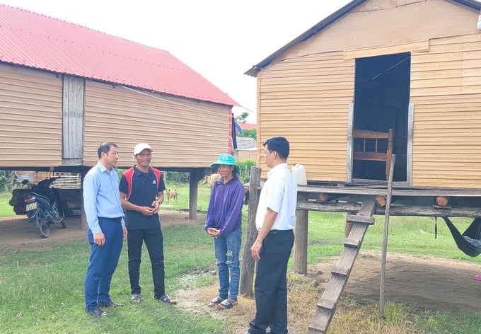 gia-dinh-chi-lieu-thon-bi-giong-xa-po-to-huyen-ia-pa-gap-nhieu-kho-khan-do-khong-co-dat-o-dat-san-xuat-151940_878.jpg Gia đình nhà chị Liêu mong muốn được cấp đất sản xuất. Ảnh: Tuấn Anh.
