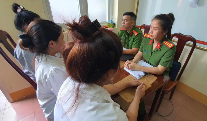 454223444_1889427754887006_9003198756038460888_n-143507_488.jpg Ba đối tượng tại cơ quan điều tra. Ảnh: Quang Yên.