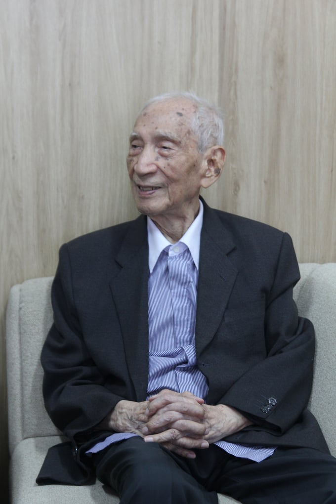 1-nguyen-dinh-dau-172408_225.jpg