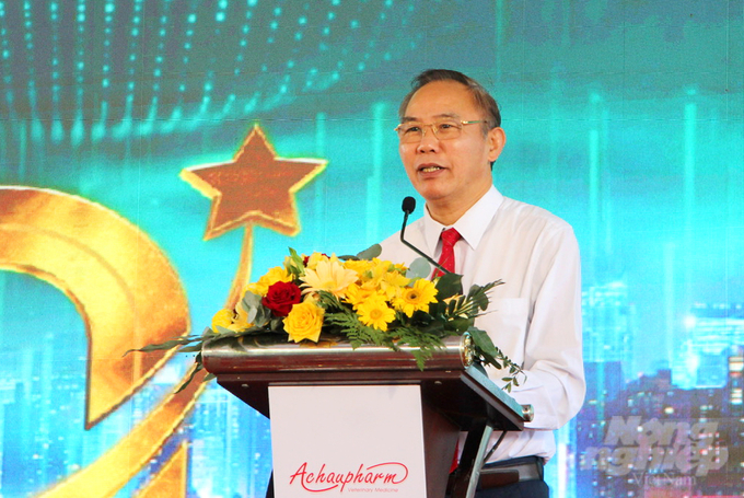 anh-2-145319_120-145319.jpg Thứ trưởng Bộ NN-PTNT Phùng Đức Tiến phát biểu tại buổi lễ. Ảnh: Lê Hoàng Vũ.