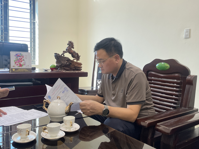 img_2312-182141_891.jpg Ông Hòa thừa nhận địa phương chưa làm hết trách nhiệm của mình đối với người dân trên địa bàn. Ảnh: Minh Toàn.