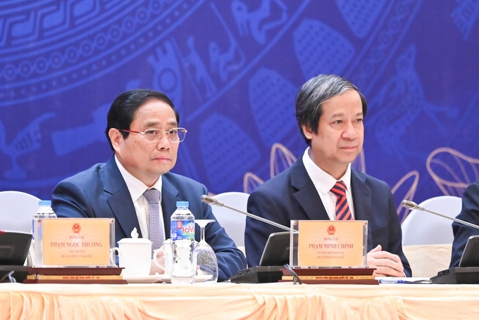 12-nhiem-vu-trong-tam-cua-nganh-giao-duc-nam-hoc-2024--2025-101518_161.jpg Thủ tướng Chính phủ Phạm Minh Chính cùng Bộ trưởng Bộ GD-ĐT Nguyễn Kim Sơn tại Hội nghị. Ảnh: Báo Đại biểu Nhân dân.