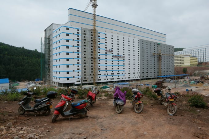 A multi-storey pig farm in China. Photo: Henk Riswick.