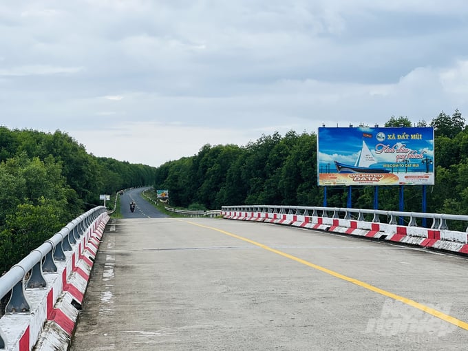 z5755861549819_e3cd322a7e52fd3da34554de4e41c21b-144907_690-144908.jpg Cục Đường bộ đã bổ sung quy hoạch mới tuyến cao tốc Cà Mau - Đất Mũi, chiều dài khoảng 90km, quy mô 4 làn xe. Ảnh: Trọng Linh.
