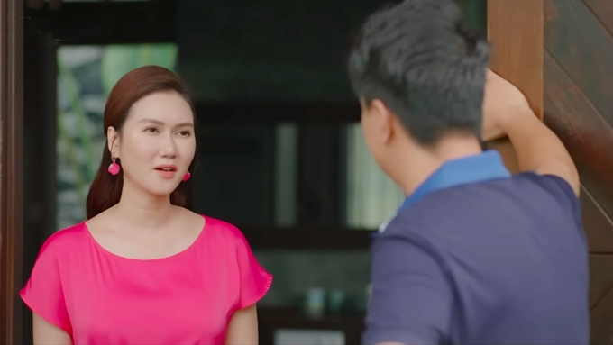 truc-tiep-vui-len-nao-anh-em-oi-tap-21-tren-vtv3-hom-nay-28-8-173033_782.jpg Ánh hứa chiếm được ki-ốt sẽ đưa Phúc về làm. Ảnh CMH