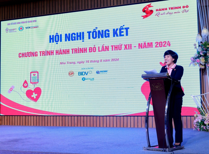 3-151901_392.jpg Bà Lê Nhật Thùy phát biểu tại hội nghị tổng kết Chương trình Hành trình đỏ lần thứ 12 năm 2024.