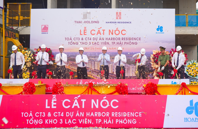 cat-noc-5-152232_190.jpg Ông Trần Lưu Quang - Ủy viên Trung ương Đảng, Trưởng Ban Kinh tế Trung ương cùng lãnh đạo thành phố Hải Phòng dự buổi lễ. Ảnh: Đàm Thanh.