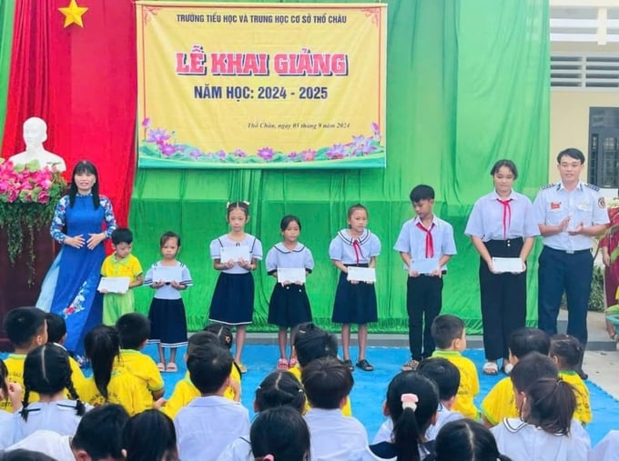 hoc-sinh-mien-tay-san-sang-chao-don-nam-hoc-2024--2025-133000_441.jpg Cơ sở vật chất, nhân sự tại trường Tiểu học và THCS Thổ Châu còn khó khăn, do đặc thù là vùng hải đảo. Ảnh: Trung Chánh.