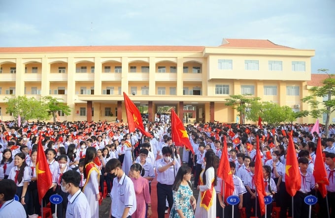 hoc-sinh-mien-tay-san-sang-chao-don-nam-hoc-2024--2025-133331_798.jpg Học sinh Trường THPT Bạc Liêu phấn khởi dự khai giảng năm học mới 2024 - 2025. Ảnh: Trọng Linh.