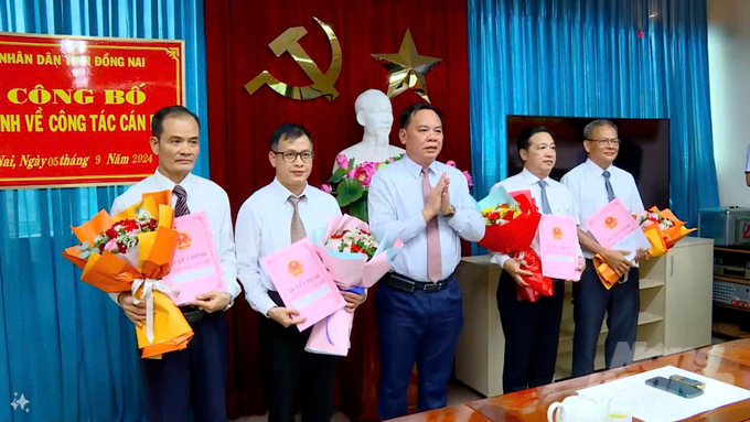 z5800598313009_b6ac76d297b5efe05a0c46c46b353df1-182042_513-182042.jpg UBND tỉnh Đồng Nai tổ chức lễ công bố các quyết định về công tác cán bộ. Ảnh: Hoàng Phúc.