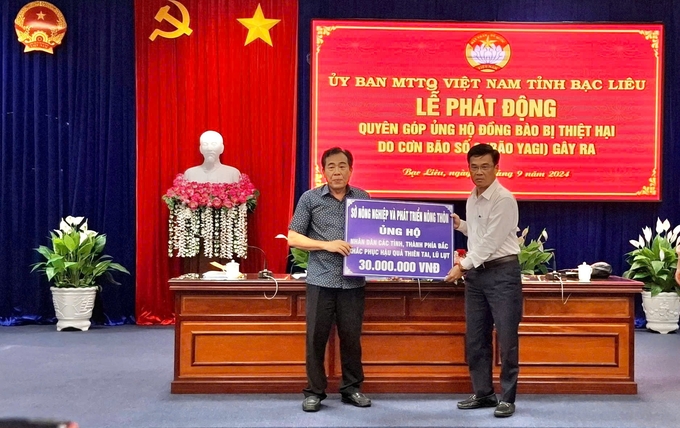 z5827502264123_3be15d8faa94c807a14fd0c471e18ea7-184828_902.jpg Đến chiều ngày 13/9, Ủy ban MTTQ Việt Nam tỉnh Bạc Liêu đã nhận ủng hộ với tổng số tiền 4,5 tỷ đồng. Ảnh: Trọng Linh.