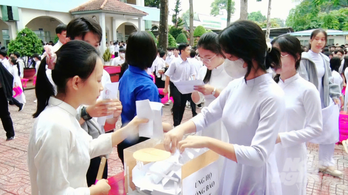z5839080567891_d12e63041a697e9682f04e1c1f5da24f-122231_400-122232.jpg Tết Trung thu năm nay trên địa bàn tỉnh Đồng Nai được tổ chức ngắn gọn, ưu tiên nguồn lực cho thiếu nhi và hướng về đồng bào miền Bắc. Ảnh: Hoàng Phúc.