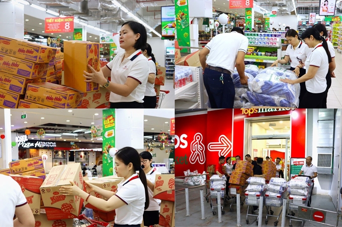 vnpd5-160603_382.jpg Nhu yếu phẩm, vật dụng thiết yếu phục vụ công tác cứu trợ người dân vùng lũ. Ảnh: VNPD.