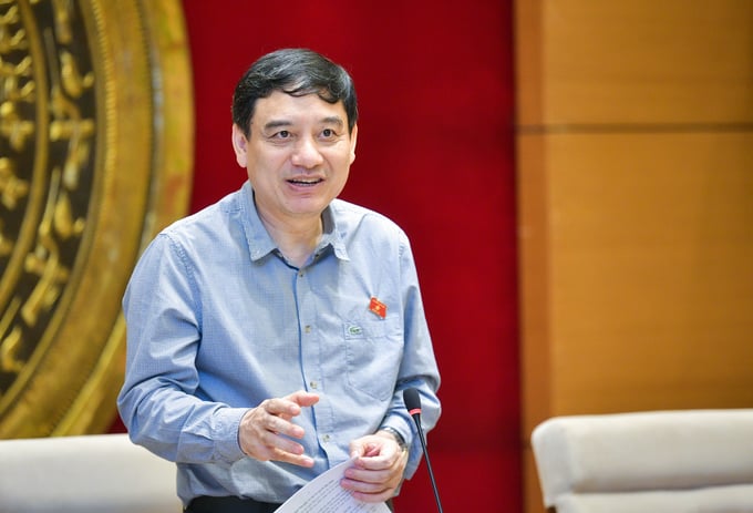 202409191310477579_0917vh-22-145023_627.jpg Chủ nhiệm Ủy ban Văn hóa, Giáo dục Nguyễn Đắc Vinh. Ảnh: Quốc hội.