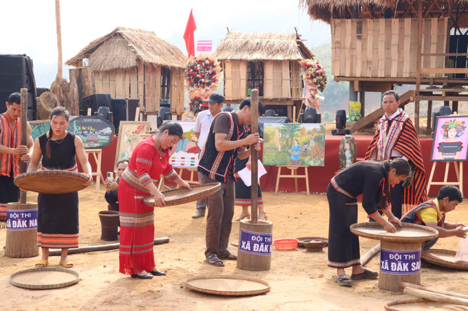 tu-mo-rong-so-huu-net-van-hoa-doc-dao-cua-nguoi-xo-dang-ban-dia-140248_574.jpg Tu Mơ Rông sở hữu nét văn hóa độc đáo của người Xơ Đăng bản địa. Ảnh: Đ.L.