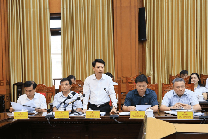 78805a221a988e79ef3f42d7c5bfd418101-221905_685.jpeg Lãnh đạo Sở GD-ĐT Thái Bình báo cáo kết quả kỳ thi tuyển sinh lớp 10 THPT năm học 2024 - 2025 của tỉnh Thái Bình ngày 20/8.