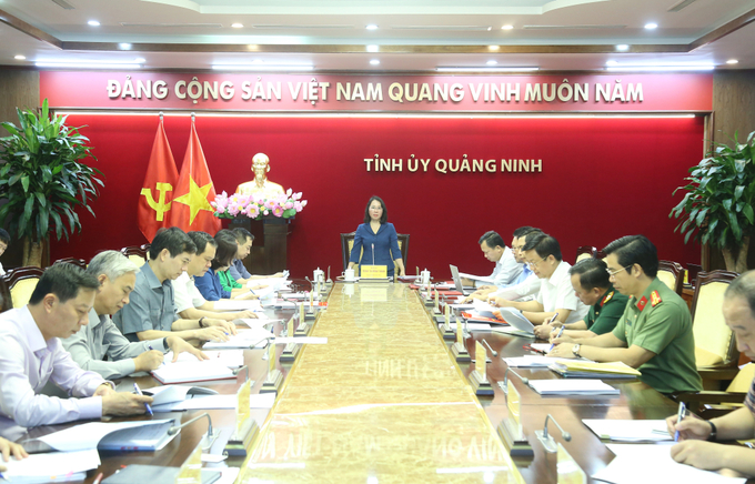 2263878_dong_chi_trinh_thi_minh_thanh_pho_bi_thu_thuong_truc_tinh_uy_chu_tri_va_ket_luan_hoi_nghi_ban_thuong_vu_tinh_uy_14245401-173305_55.jpg Bà Trịnh Thị Minh Thanh, Phó Bí thư Thường trực Tỉnh ủy, chủ trì hội nghị Ban Thường vụ Tỉnh ủy.