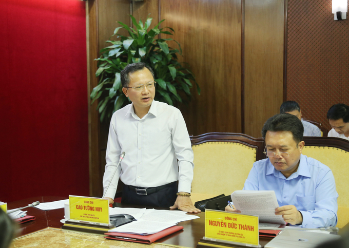 2263879_dong_chi_cao_tuong_huy_pho_bi_thu_tinh_uy_chu_tich_ubnd_tinh_phat_bieu_tai_hoi_nghi_14261401-173708_658.jpg Ông Cao Tường Huy, Phó Bí thư Tỉnh ủy, Chủ tịch UBND tỉnh, phát biểu tại hội nghị.
