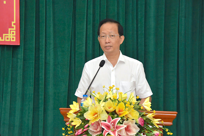39a5765085f623a87ae7-123133_854.jpg Ông Nguyễn Trúc Sơn, Phó Chủ tịch Thường trực UBND tỉnh thông tin về tình hình kinh tế xã hội 9 tháng qua. Ảnh: Minh Đảm.
