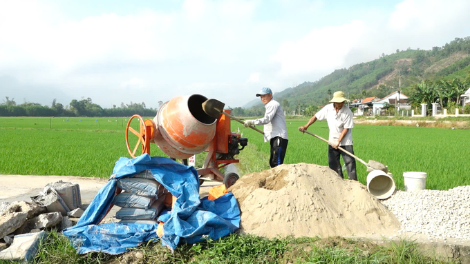 2-225357_43.jpg Giao thông nội đồng ở xã Duy Sơn được đầu tư hoàn thiện phục vụ cho sản xuất của người dân. Ảnh: L.K.