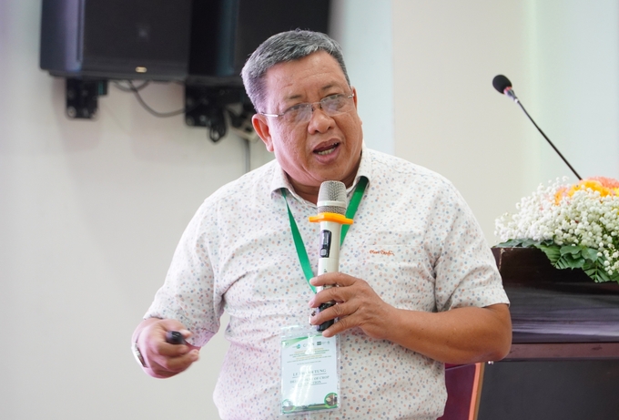 Le Thanh Tung, Deputy Director of the Department of Crop Production (Ministry of Agriculture and Rural Development) shared the current situation of rice production in Vietnam. Photo: Kim Anh.