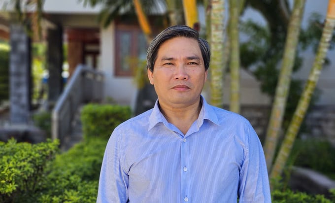 Associate Professor, Dr. Vo Van Nha. Photo: KS.