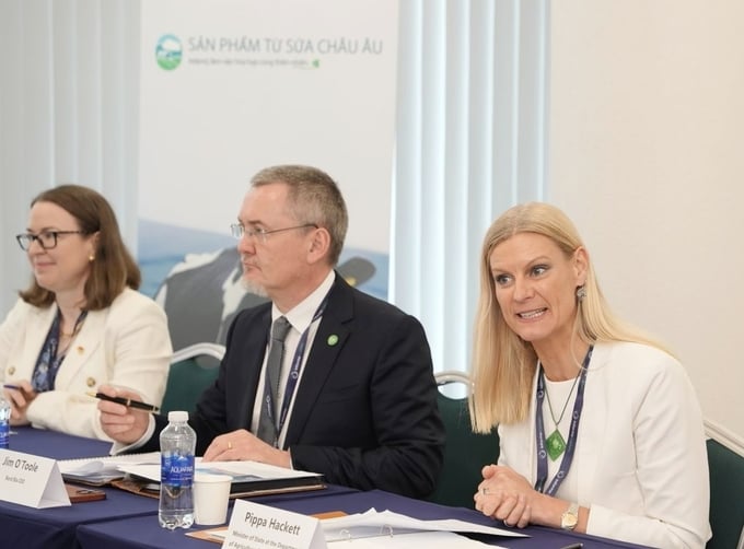 Bà Pippa Hackett, Bộ trưởng Bộ Nông nghiệp, Thực phẩm và Hàng Hải Ireland chia sẻ: 'Việt Nam là một đối tác thương mại quan trọng trong với lĩnh vực nông sản thực phẩm của Ireland'. Ảnh: Hồng Thắm.