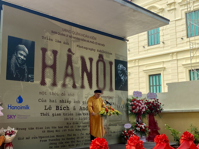 z5914733863584_8d350c8a800fc2ee775ac53aefcc7229-102952_431.jpg Ông Andy Soloman phát biểu khai mạc.