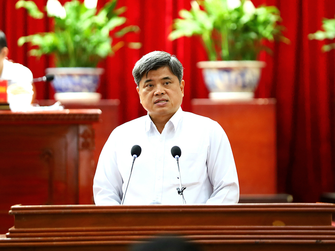 thu-tuong-giai-dap-nhieu-vuong-mac-cua-cu-tri-can-tho-ve-nong-nghiep-183022_827.jpg Thứ trưởng Bộ NN-PTNT Trần Thanh Nam làm rõ một số vấn đề cử tri Cần Thơ kiến nghị liên quan đến lĩnh vực nông nghiệp. Ảnh: MT.