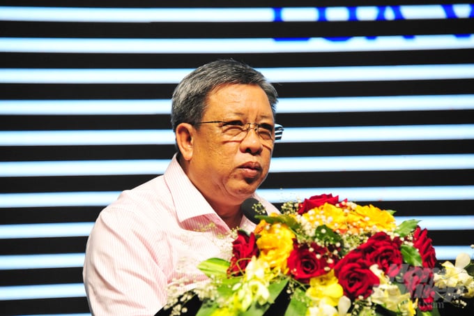 Le Thanh Tung, Deputy Director of the Department of Crop Production, remarked that the rise of intensive farming practices, increased crop cycles, and unbalanced and unregulated use of inorganic fertilizers have disrupted the soil's nutrient balance, affecting its physical, chemical, and biological properties. Photo: Le Hoang Vu.