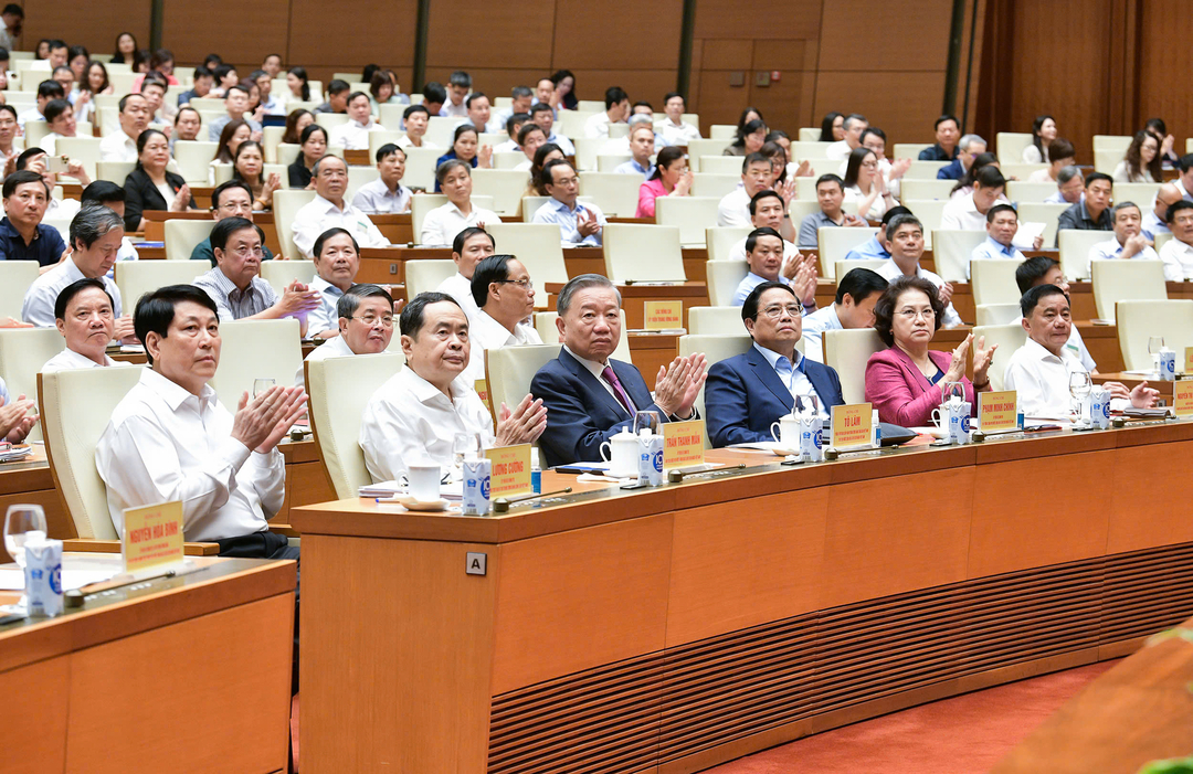 hon-12-trieu-nguoi-nghe-quan-triet-nghi-quyet-trung-uong-10-132402_175.jpg