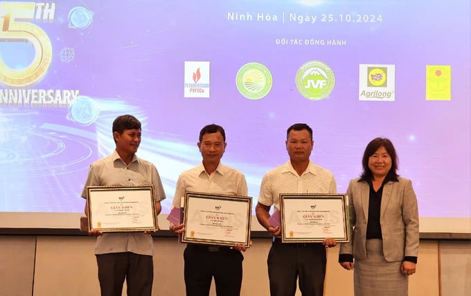 agris-ninh-hoa-110214_353.jpg AgriS Ninh Hòa vinh danh khách hàng có sản lượng bán mía cao trong niên vụ 2023 - 2024. Ảnh: KS.