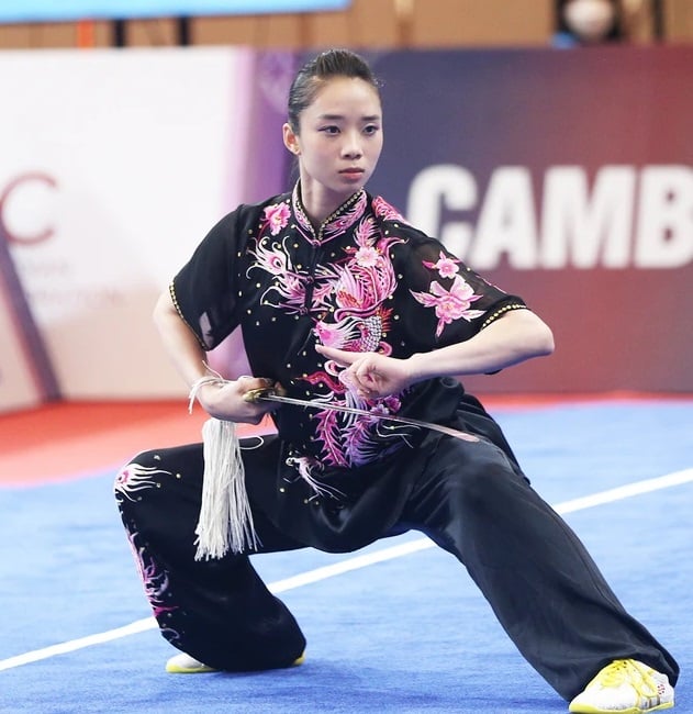 vi1-074826_338.jpg Thúy Vi là tuyển thủ có kinh nghiệm nhất ở nội dung taolu của đội tuyển wushu Việt Nam hiện tại.