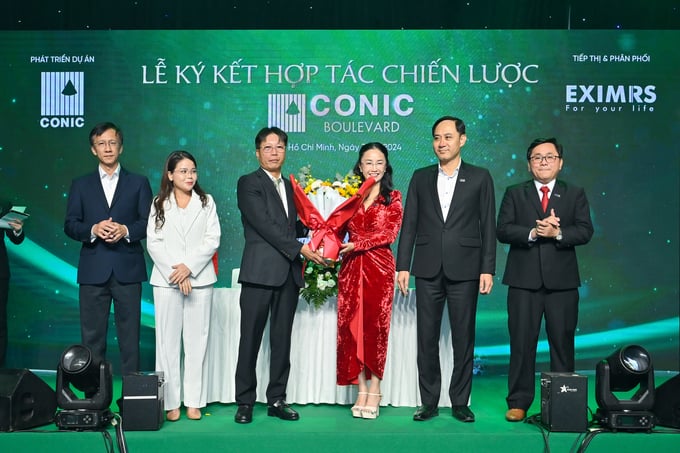 dsc_7505-1-164151_147.jpg Việc ký kết hợp tác chiến lược dự án căn hộ Conic Boulevard giúp cho khách hàng sẽ được mua nhà với nhiều chính sách ưu đãi. Ảnh: Đức Trung.