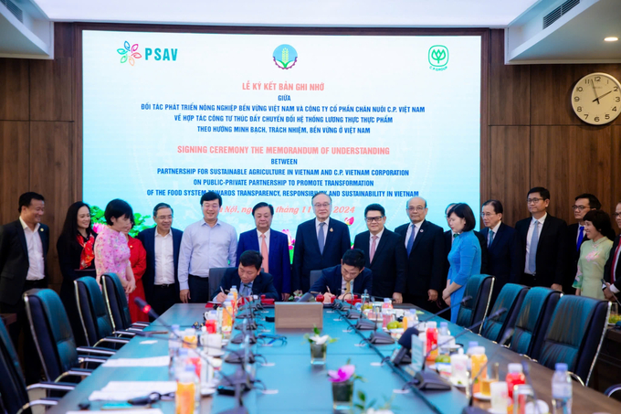cp2-220248_777.jpg Đại diện C.P. Việt Nam và đại diện PSAV ký biên bản ghi nhớ hợp tác công tư.