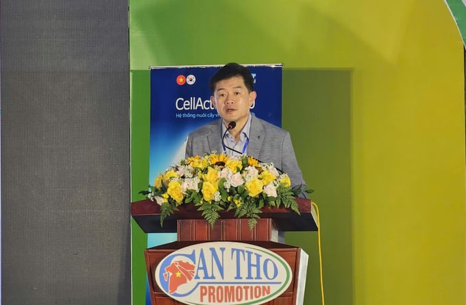 2-144327_543.jpg Ông Thomas Cho, Tổng Giám đốc Ecobiznet Inc Korea, phát biểu.