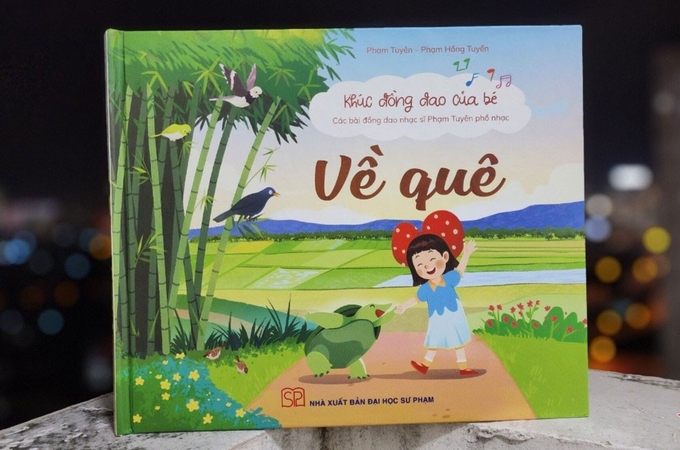 khuc-dong-dao-155819_489.jpg Tập sách 'Về quê' với những khúc đồng dao của bé.